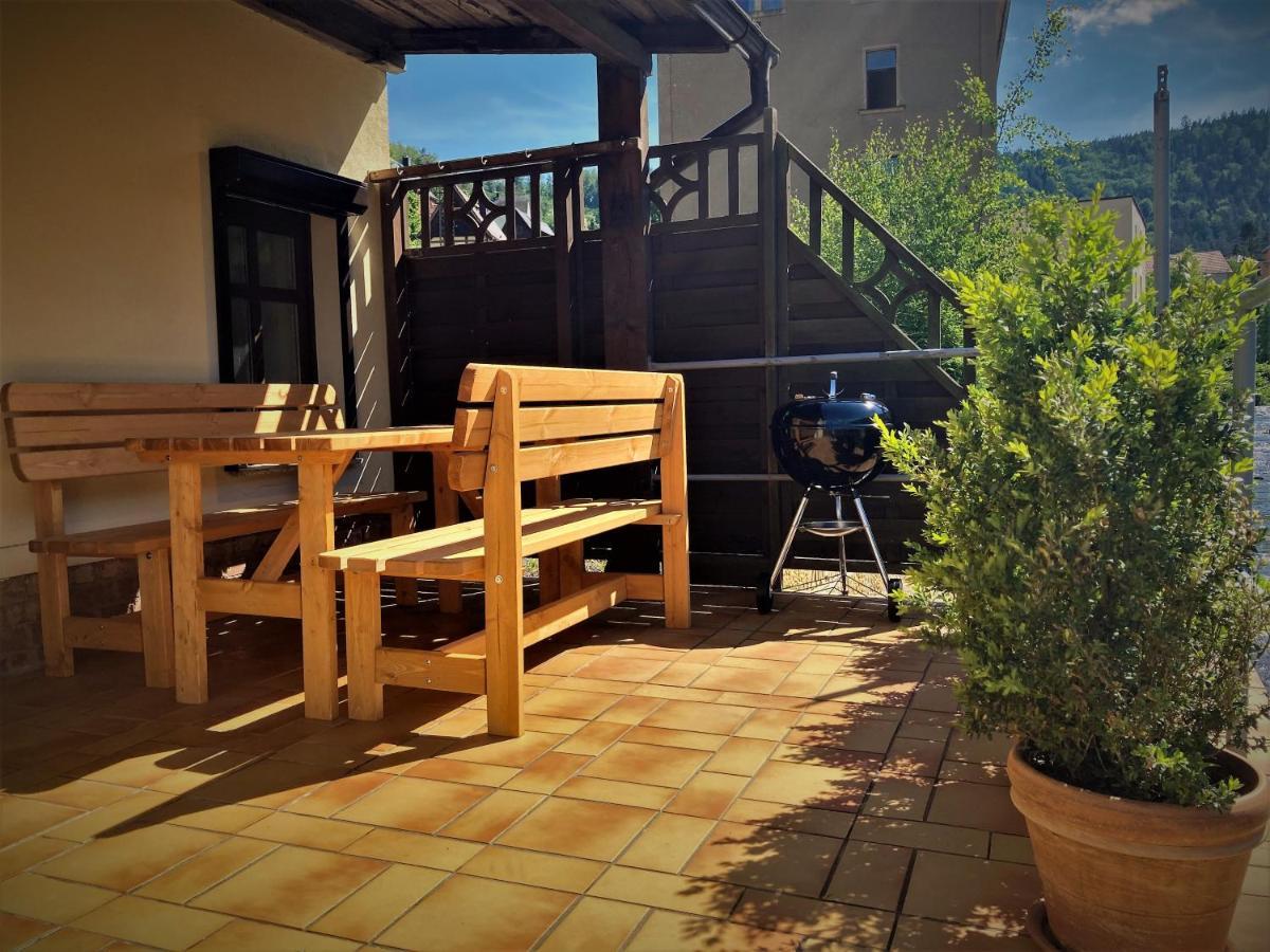 Sandstein-Ferien, Kamin, Fewo "Wanderfalke", Zentral & Ruhig, Terrasse, Saechs Schweiz Königstein an der Elbe Buitenkant foto